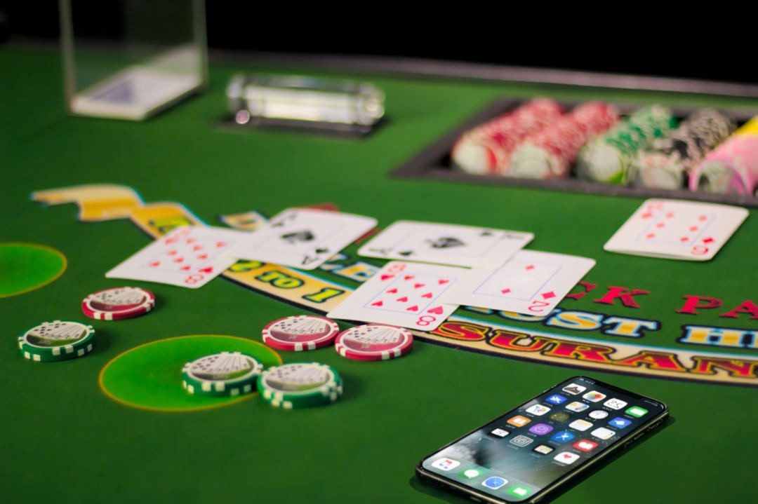 Is it Legal to Use Your Phone on a Casino Table Game?