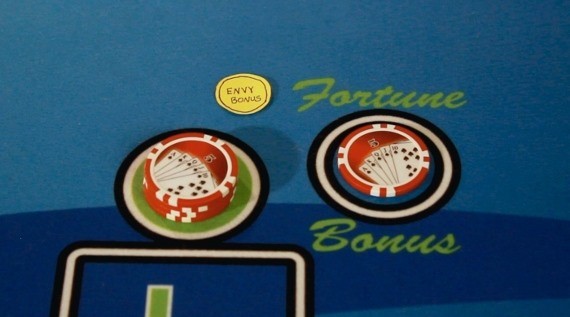 The player has a 5 dollar wager on the fortune bonus and an envy bonus button is next to it. The player has a 5 dollar wager on the fortune bonus and an envy bonus button is next to it.