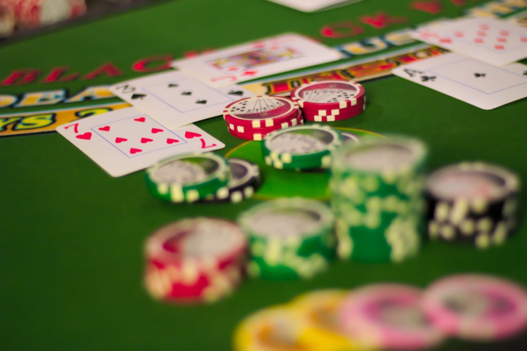 Blackjack Strategy: The Dealer’s Cheat Sheet